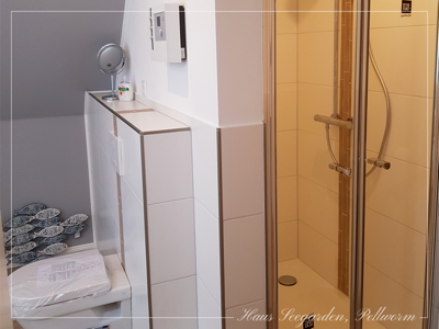 Badezimmer mit Dusche